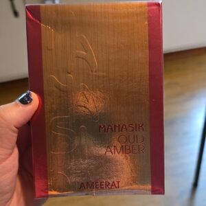 Manasik Oud Amber Perfume